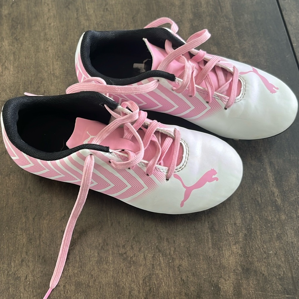 Girls soccer cleats 🐆⚽️